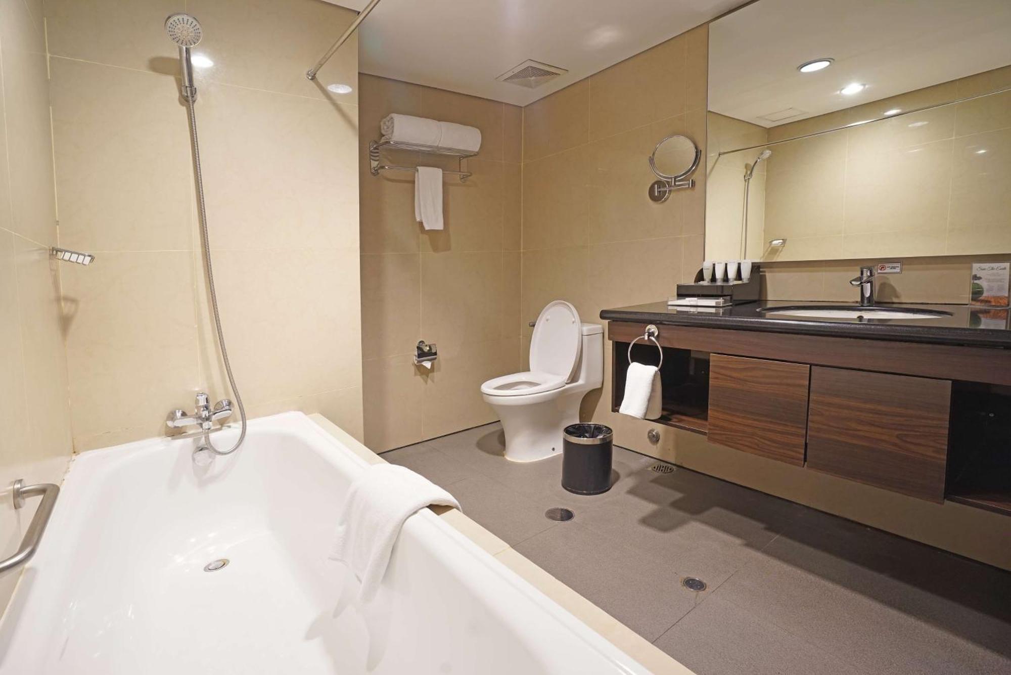 Double Suite - Corner Room/Smoking